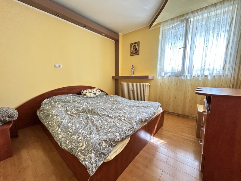 Basarabia, Piata Muncii, 3 camere 66 mp,