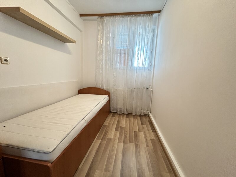 Basarabia, Piata Muncii, 3 camere 66 mp,