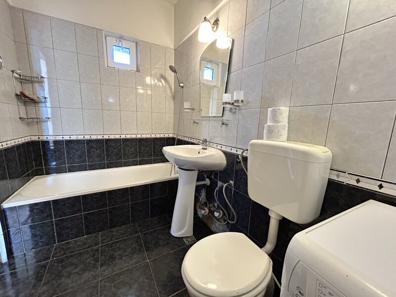 Basarabia, Piata Muncii, 3 camere 66 mp,